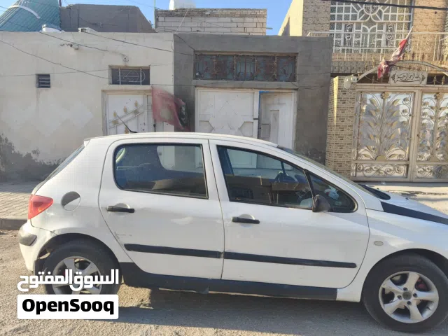 بيجو فرنسي للبيع نظيفة بحالة وكالة موديل 2005