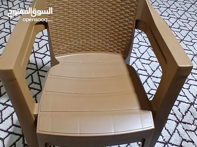 عده اثاث منزلي بحال الوكاله كراسي ، برادي ، سجاده بسعر مناسب جداً
