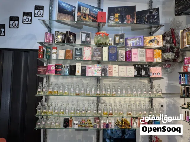 محل ميكب وتجهيز عرايس