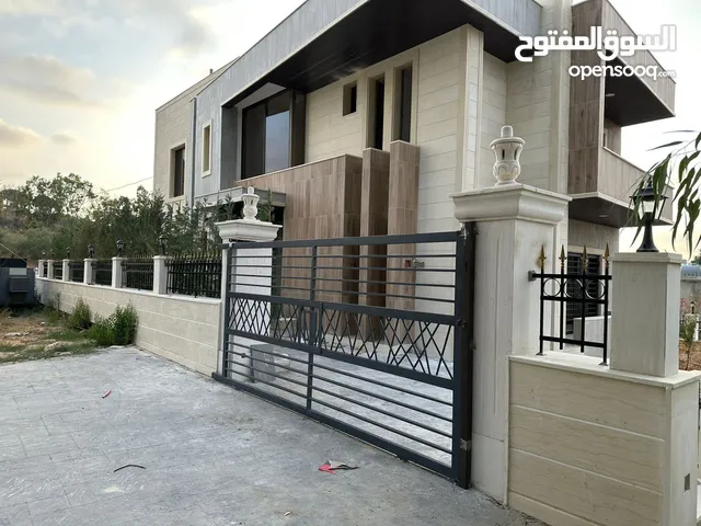 270 m2 More than 6 bedrooms Villa for Sale in Nabatieh Habbouch