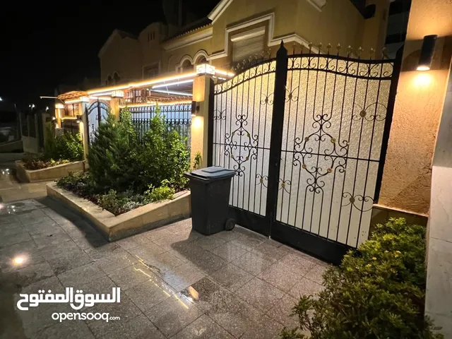 349 m2 More than 6 bedrooms Villa for Sale in Giza Sheikh Zayed