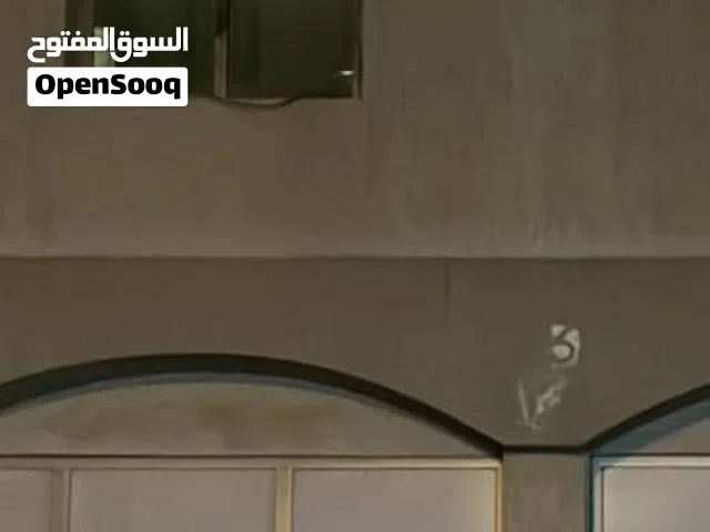متوفر مشاركة سكن مؤقت نضيف مدة شهر تاريخ 25 /5 ل 30/6 الفروانية خلف المحافظه (40 دك)