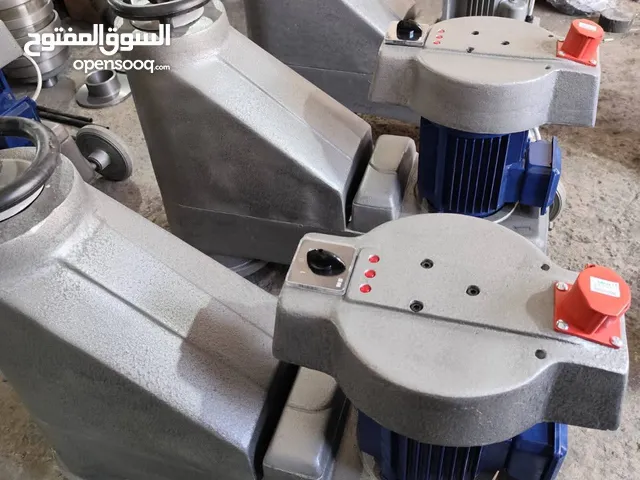 جلاية رخام و زليز وجميع انواع الارضيات