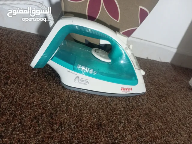 مكوى نوع تيفال شبه جديد رش مي وبخار وكوي مع طاولة كوي