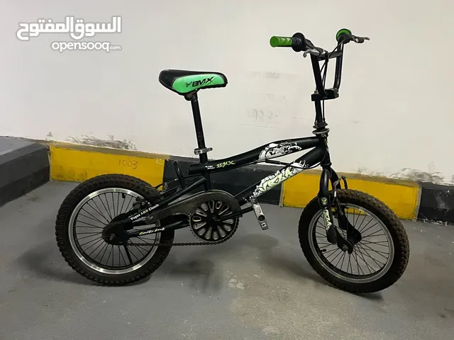 دراجة للأطفال من عمر خمس إلى عشر سنوات