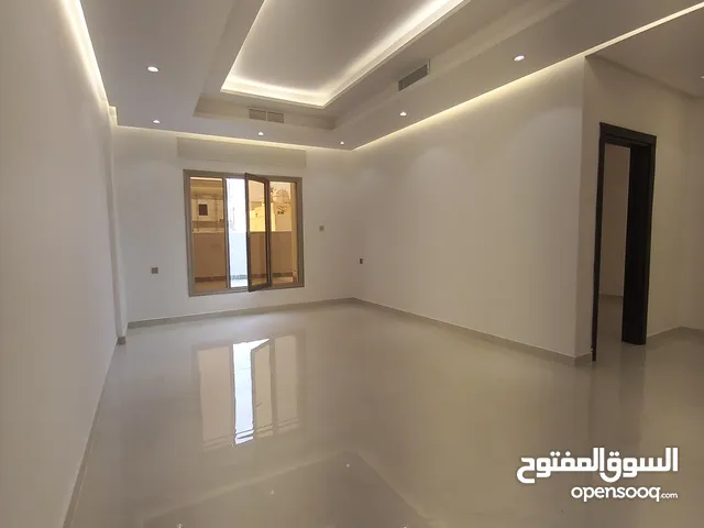 شقق اول ساكن 4غرف الرميثيه