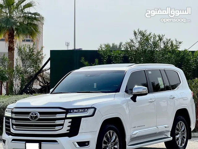 Toyota Land Cruiser 2023 in Southern Governorate