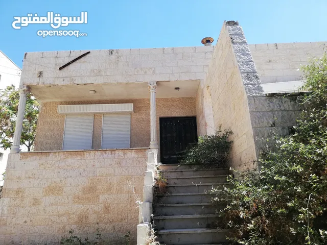 240m2 4 Bedrooms Villa for Sale in Amman Tabarboor