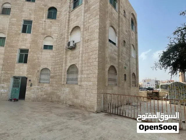 شقة للبيع في السادسة الطابق الثالث على الشارع الرئيسي مقابل مسجد الكالوتي أكمل المنشور في الاسفل