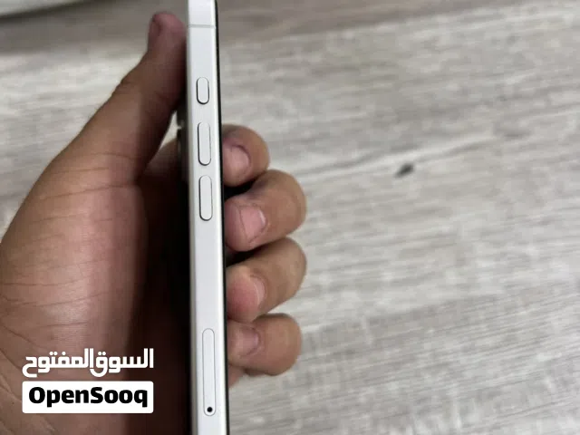 ايفون 16 عادي /128/ بحالة ممتازه