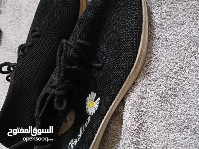احذيه ستاتي للبيع استخدام مره او مرتين فقط بأسعار مناسبه للجميع