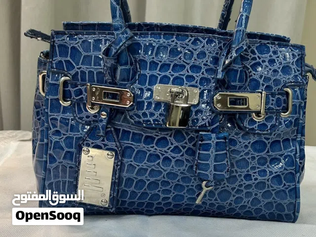 شنطة نسائية جديدة اسبانية ماركة ڤوليوم