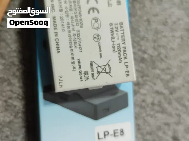 للبيع كاميرا Canon EOS 3i جديدة بالكامل، تأتي مع عدستين احترافيتين. الحالة: جديدة الملحقات: العدستين