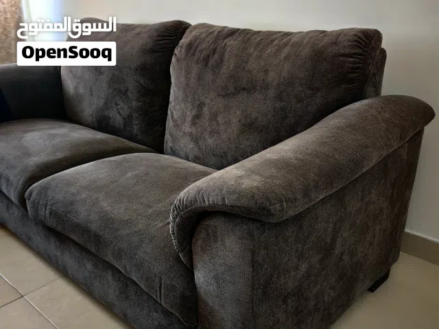 للبيع كنب من ايكيا .. قماش ممتاز .. قطعتين حجم كبير وحجم وسط
