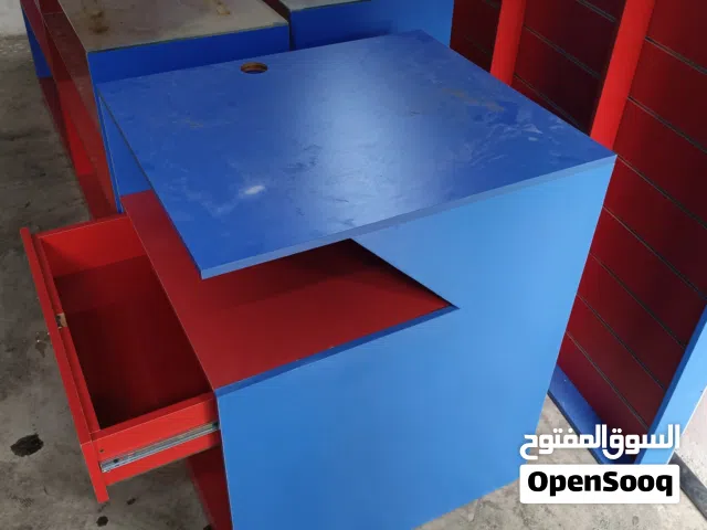 للبيع طاولة محل للمحاسب وارفف لعرض البضائع For sale a shop counter for cashier use and merchandise