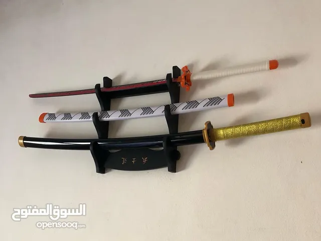 سيوف خشبية : قاتل الشياطين + ستاند جدار ثلاثي