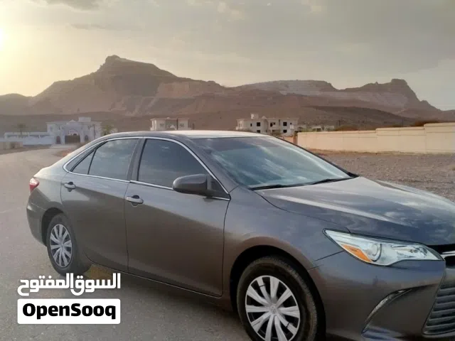 2017 تويوتا كامري LE