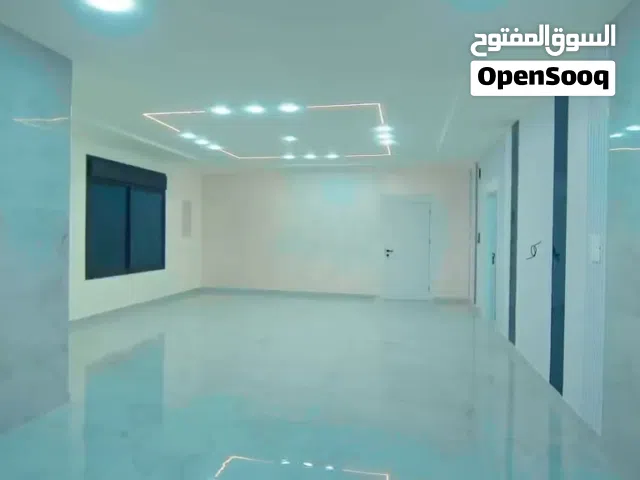 شقه ملكية فاخرة 195م للبيع في إربد (الحي الشرقي) - إطلالة مميزة وتشطيب فندقي بس 84.999 مع خصم مؤقت
