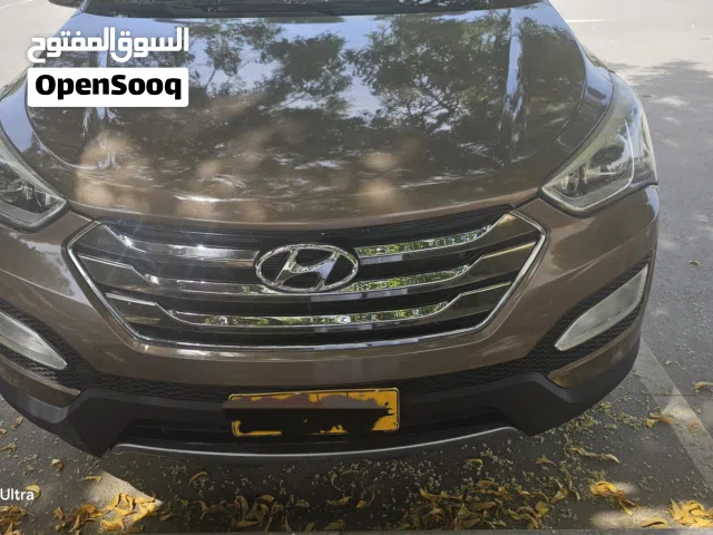 2015 Hyundai Santa Fe Limited SUV with Premium Features and GCC Specification