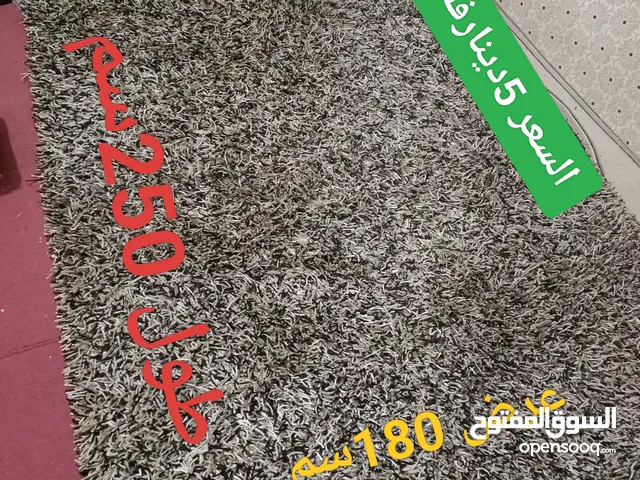 عرض 4 سجادات مقاسات مختلفه حالهتم نظيفه جدا للبيع