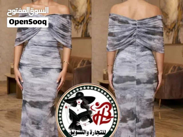 *موديل جدي فستان دانتيل مبطن بدي ع شكل فراشة الون مختلافة مموجة* *{الخامة }{ دانتيل مبطن }* *