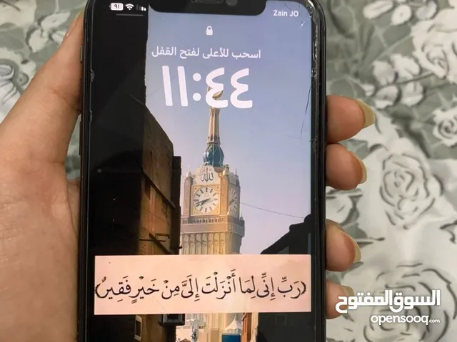 ايفون 11حاله جيده جداً جهاز صلاة النبي