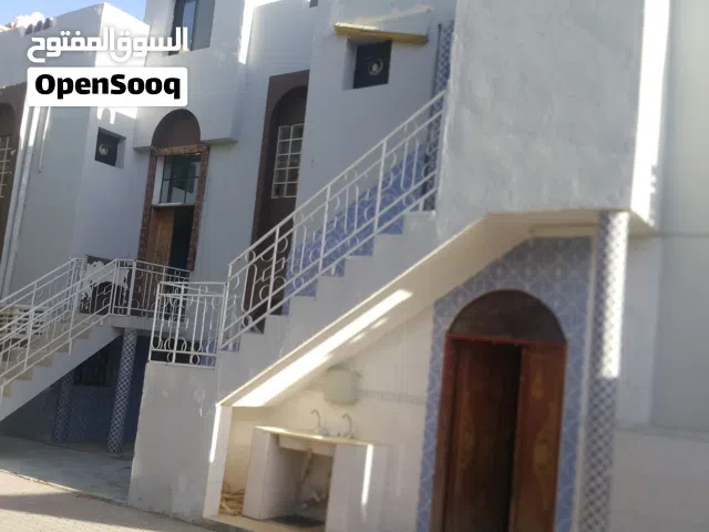 بيت بنظام بناية للبيع الموقع العداسية..اقراء الوصف بالأسفل