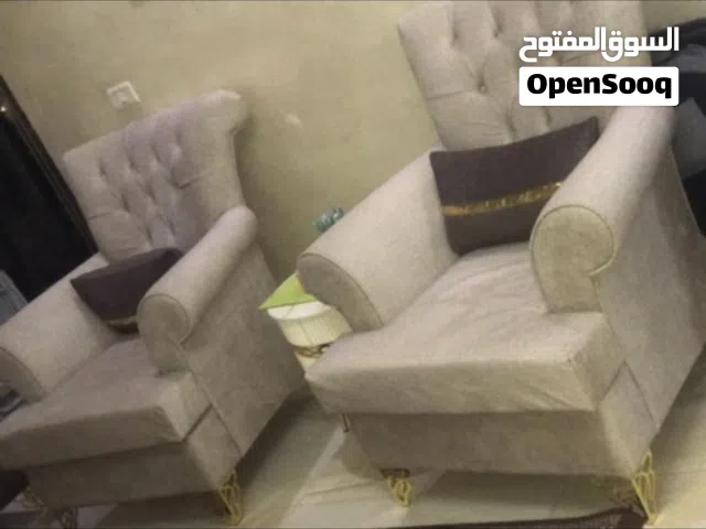 7مقاعد والقاعده متحركه بالمقاعد
