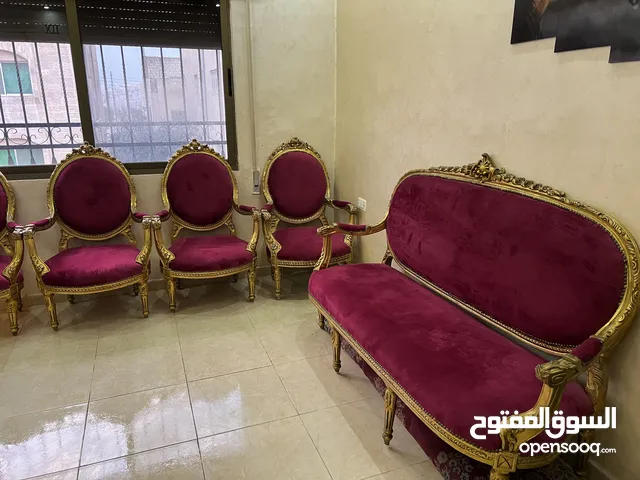 طقم كنب زان دمياطي حفر مصري من افخم ما يكن مو بحاجة اي شيء ولا نكشة فيه مع سجادة بسعر لقططططه