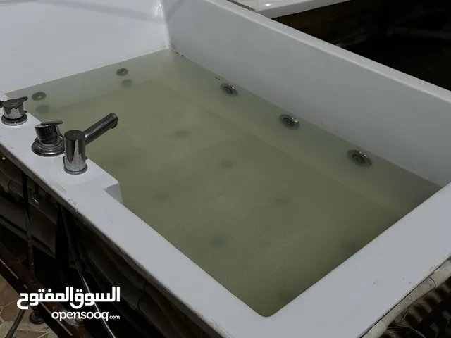 جاكوزيات بحالة الوكالة للبيع بسعر جدا مناسب