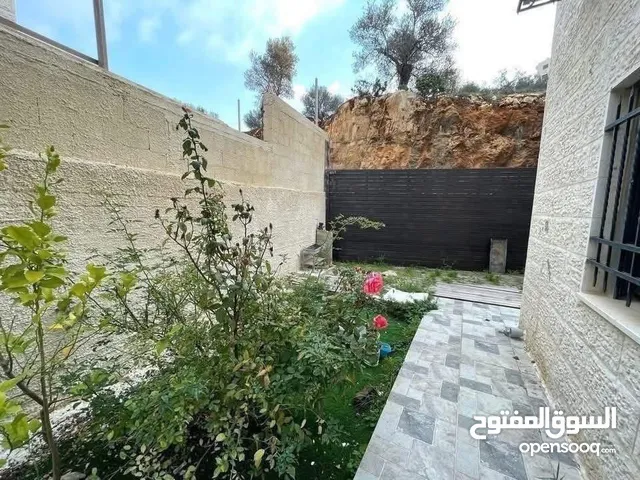 شقه للبيع مع حديقه في رام الله في الطيره خلف المدرسه الانجيليه