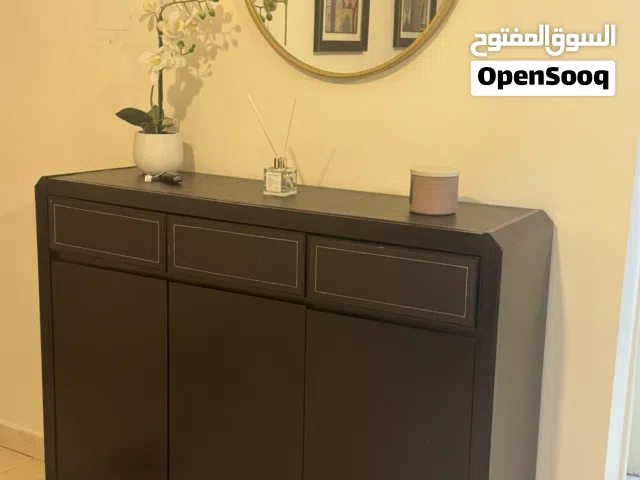 خزانة كنادر للبيع بحالة جيده جدا