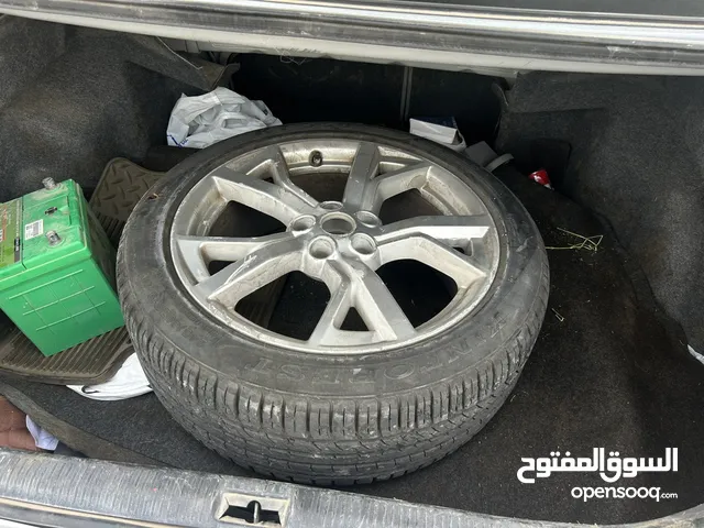 Maximq rim and tyre