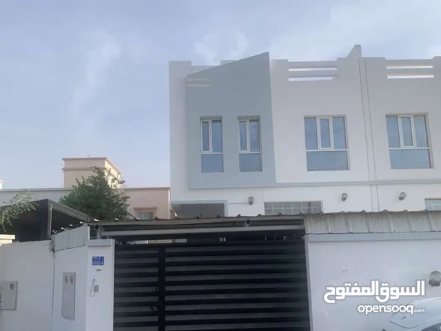 300 m2 5 Bedrooms Villa for Rent in Muscat Seeb