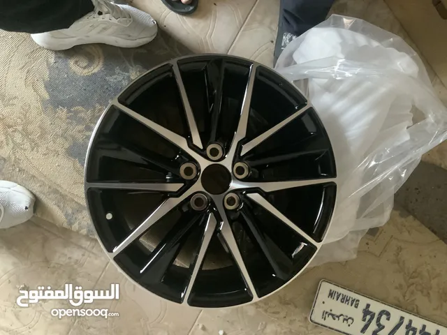 جنط واحد تويتا كامري قراندي 2022 جديد بكرتونه اصلي وكاله