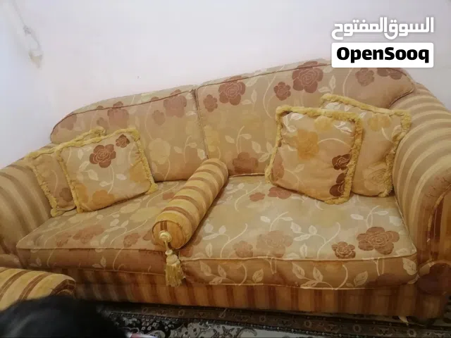 طقم كنب بحالة جيدة