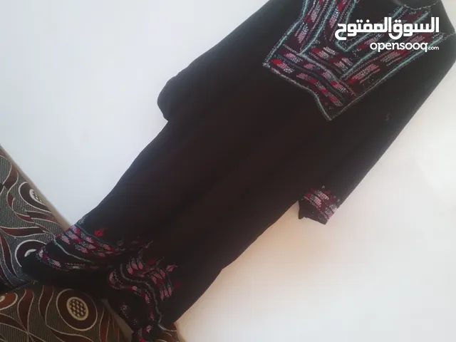 ثوب تطريز يدوي قصير
