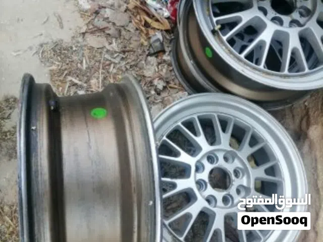 جنط 15 بحاله ممتازه لا يوجد أي عيوب 8 براغي بعيد وقريب اصلي مش معدل بحالة ممتازه