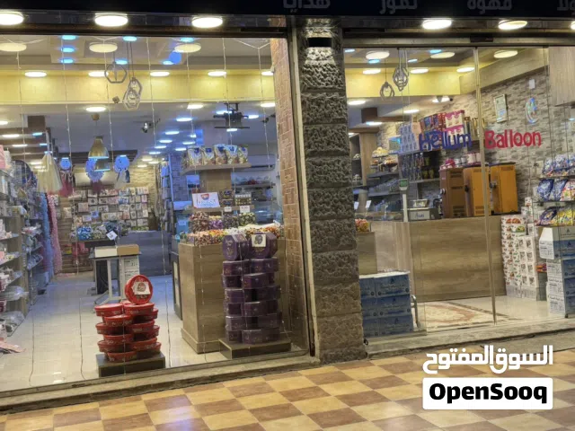 فرصة استثمارية محل شوكولا وقهوة وهدايا للبيع في اربد لعدم التفرغ وبسعر مغري جداً