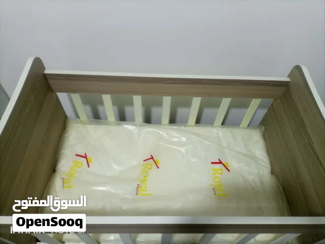 سرير أطفال هزاز