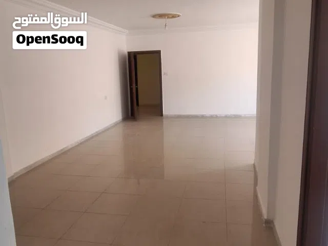 شقه للبيع بسعر مغري جدا جدا مقابل الجامعه الاردنيه  الشارع الموازي لطلوع نيفين