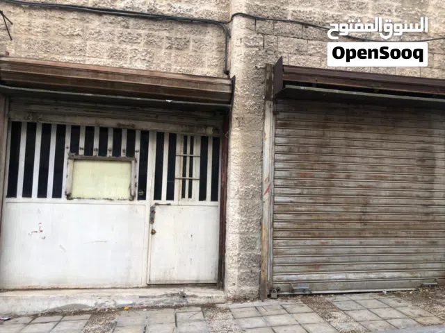 مستودع او مشغل في الأشرفية على الشارع الرئيسي مسجل تجاري