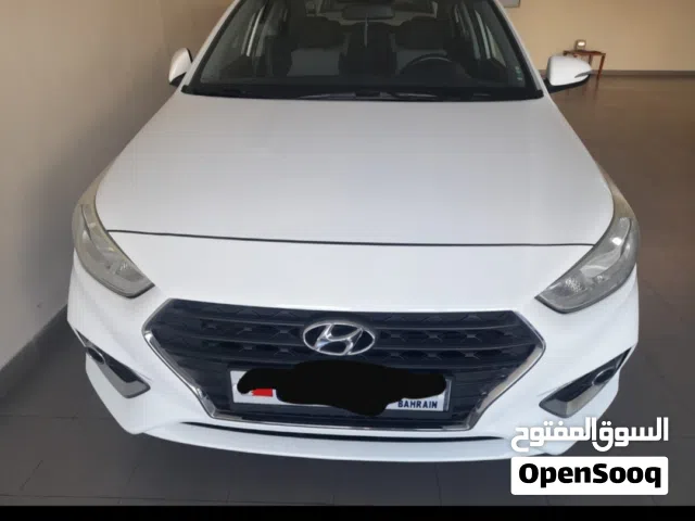 Hyundai Accent 2018 (Mid option) in white colour with 1.6  litre engine with service in first woter