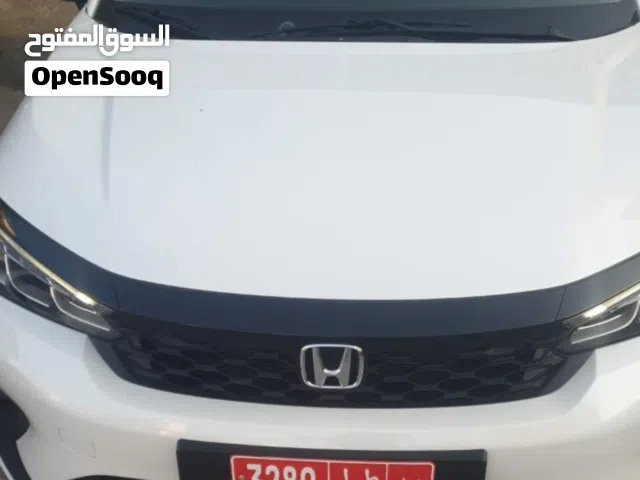 Sedan Honda in Dhofar