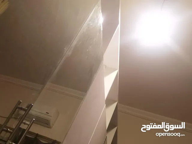 كبت ملابس تفصال للبيع شبه جديد