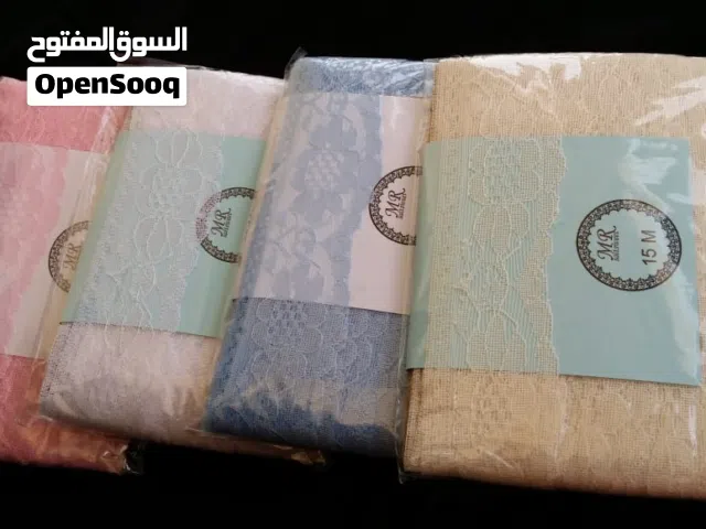 دانتيل للبيع جديد غير مستعمل بسبب تصفية ورشة 4 الوان ابيض، بيج، وردي وازرق ، مقاسين 5سم و 10سم Lace