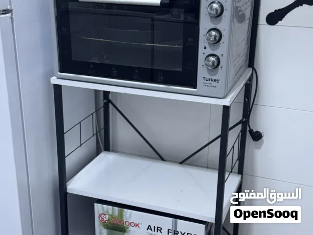 ميز اجهزة كهربائية في المطبخ