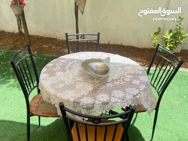 طوايل بحالة جيداً خشب زان ولاتي