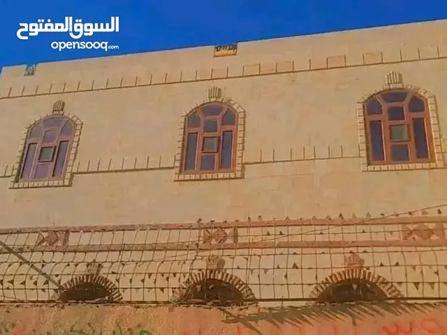 للبيع فله في شارع المطار