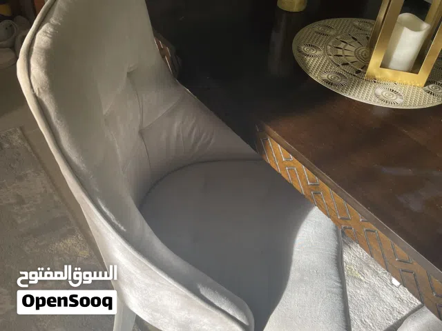 طاولة طعام